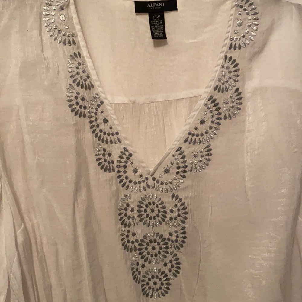 Ladies  2 pc Top with Shell